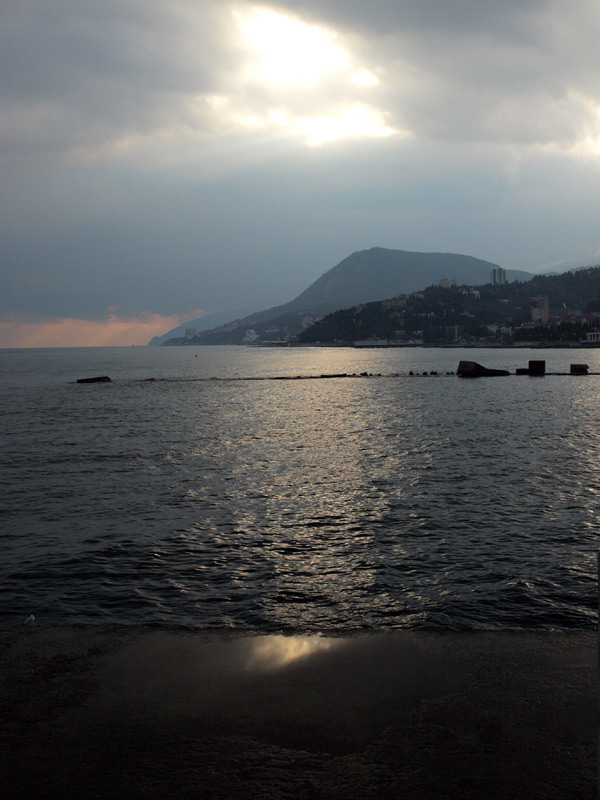 Температура воды в черном море алушта. Крым Пирс Алушта. Алушта Пирс Керия. 2003 Алушта Пирс. Высокий Пирс Алушта.